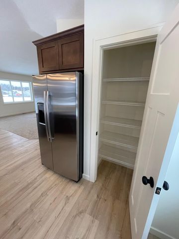 1411 34th Avenue SW, Cambridge, MN 55008