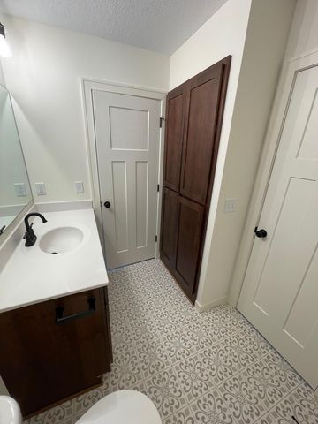 1411 34th Avenue SW, Cambridge, MN 55008