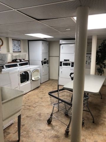 4 Commonwealth Ct 17, Boston, MA 02135