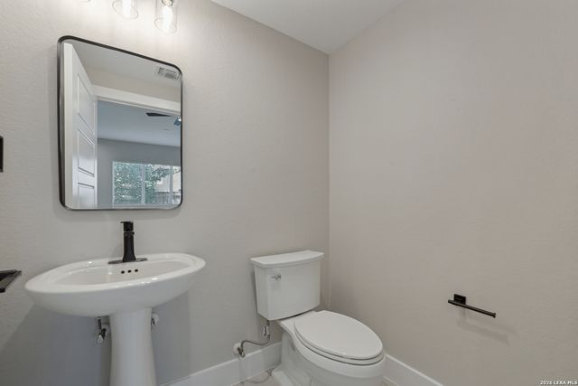 1618 W Lawndale Dr Unit 14, San Antonio, TX 78209