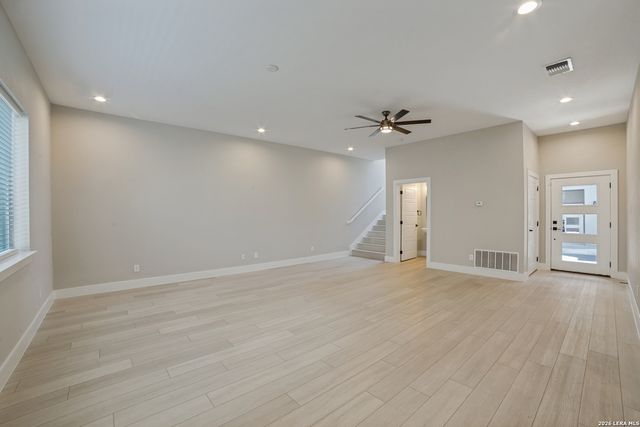 1618 W Lawndale Dr Unit 14, San Antonio, TX 78209