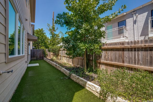 1618 W Lawndale Dr Unit 14, San Antonio, TX 78209
