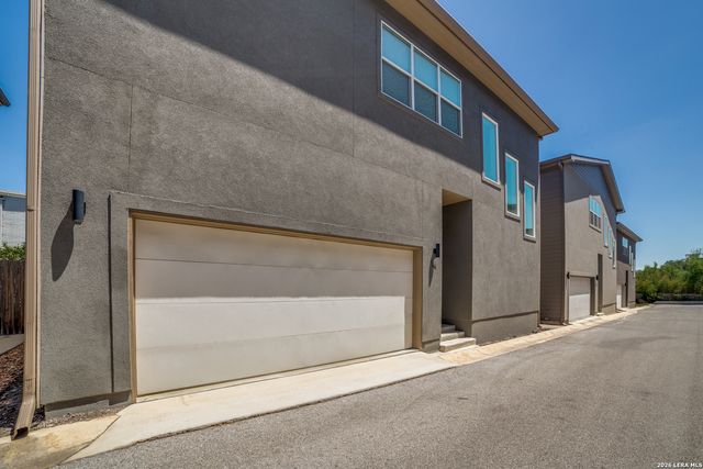 1618 W Lawndale Dr Unit 14, San Antonio, TX 78209