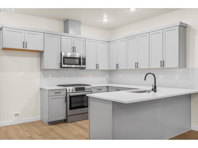 6311 Se Chloe Rose Way, Milwaukie, OR 97267