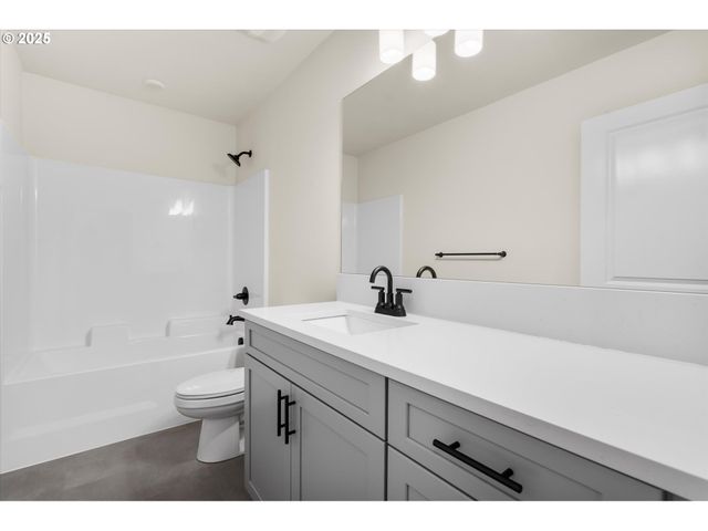 6311 Se Chloe Rose Way, Milwaukie, OR 97267