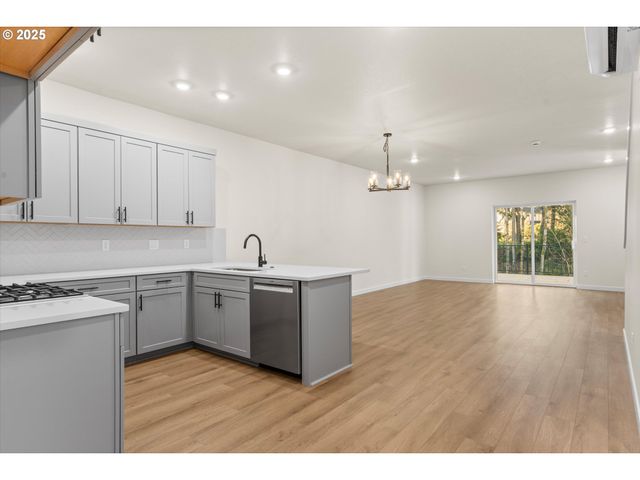 6311 Se Chloe Rose Way, Milwaukie, OR 97267