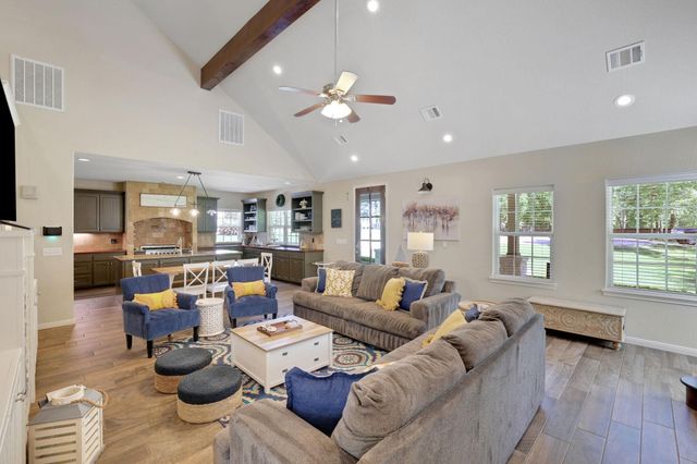 50 Prince Circle, Coldspring, TX 77331
