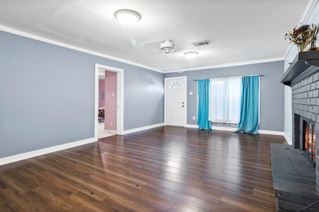 712 N Pine Avenue, Livingston, TX 77351