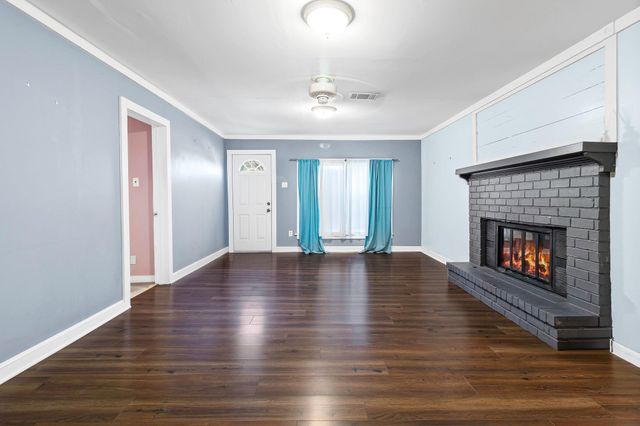 712 N Pine Avenue, Livingston, TX 77351