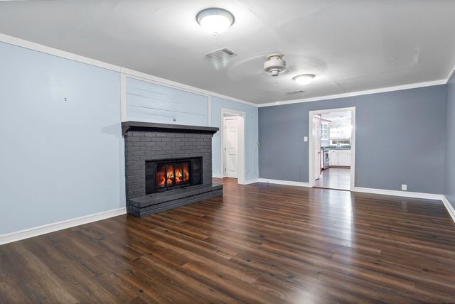 712 N Pine Avenue, Livingston, TX 77351