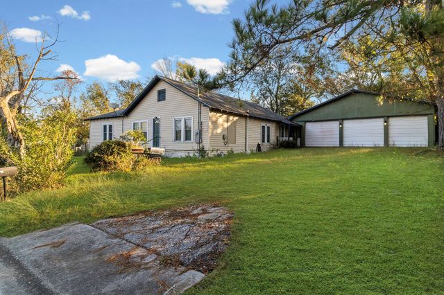 712 N Pine Avenue, Livingston, TX 77351