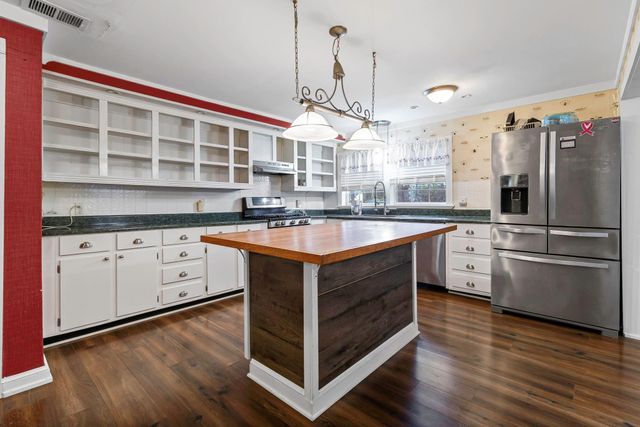 712 N Pine Avenue, Livingston, TX 77351