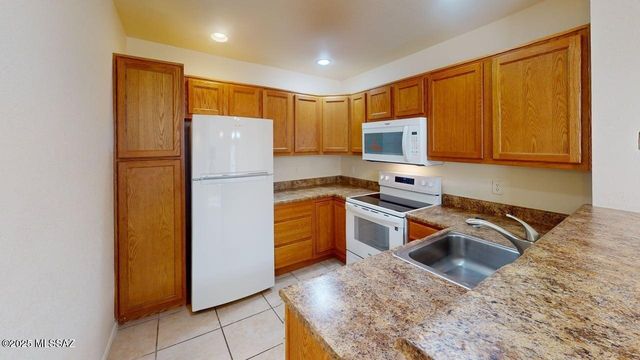7604 E Callisto Cir Unit 15, Tucson, AZ 85715