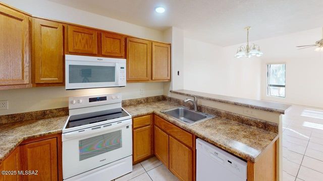 7604 E Callisto Cir Unit 15, Tucson, AZ 85715