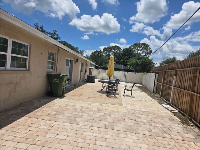537 MELODY CIRCLE, Sarasota, FL 34237