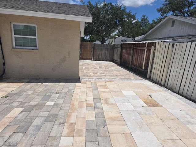 537 MELODY CIRCLE, Sarasota, FL 34237