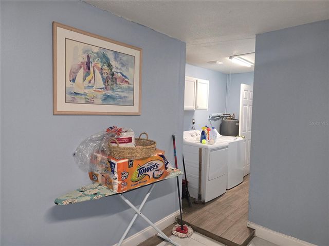 537 MELODY CIRCLE, Sarasota, FL 34237
