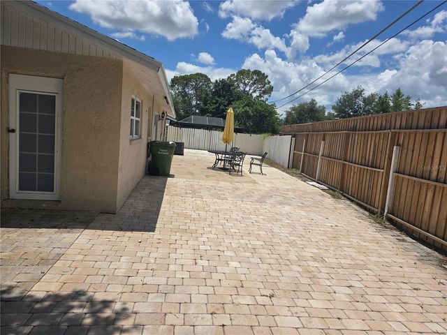 537 MELODY CIRCLE, Sarasota, FL 34237