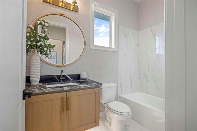 3040 W 133rd Terrace, Leawood, KS 66209