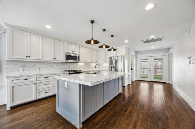 1062 W 41st Street, Houston, TX 77018