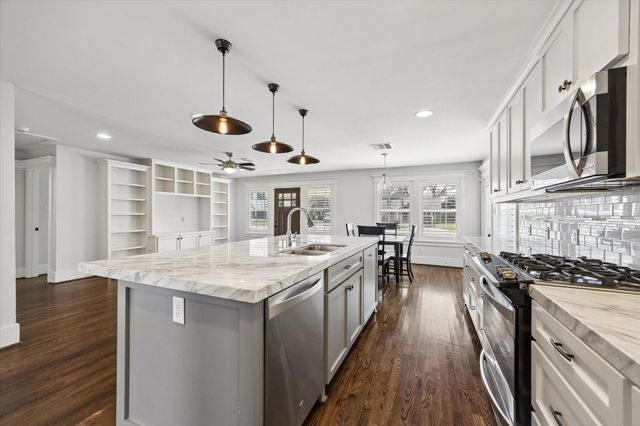 1062 W 41st Street, Houston, TX 77018