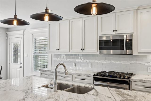 1062 W 41st Street, Houston, TX 77018