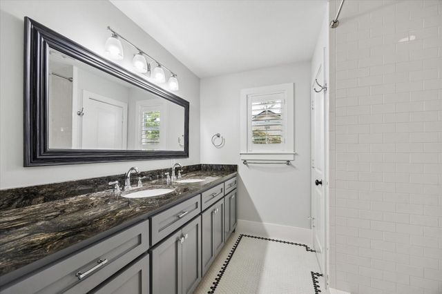 1062 W 41st Street, Houston, TX 77018