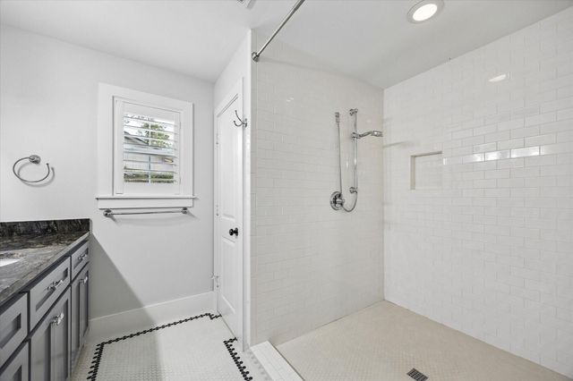 1062 W 41st Street, Houston, TX 77018