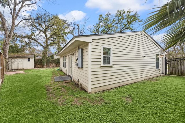 1062 W 41st Street, Houston, TX 77018