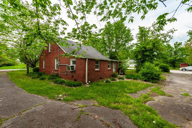 215 Shivel Dr, Hendersonville, TN 37075