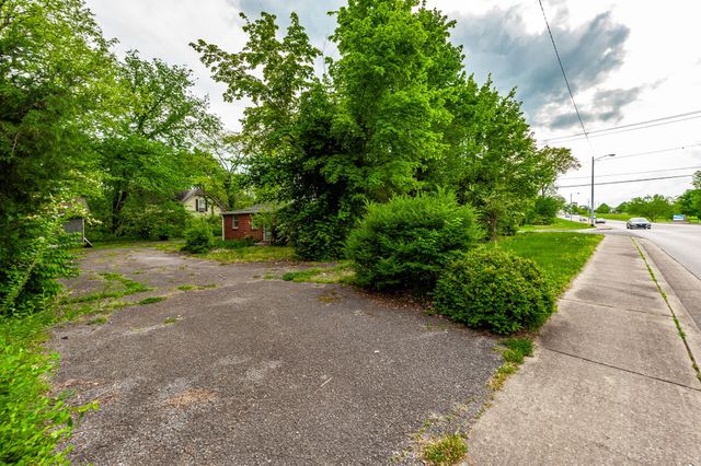 215 Shivel Dr, Hendersonville, TN 37075