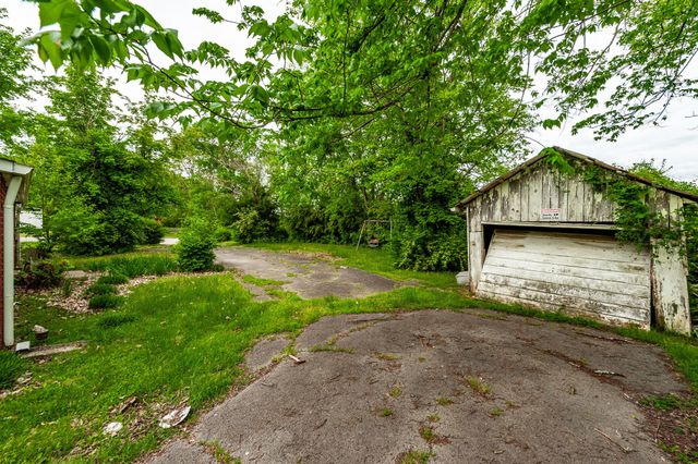 215 Shivel Dr, Hendersonville, TN 37075