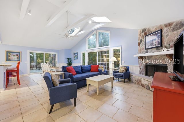 2 Sandpiper St, Hilton Head Island, SC 29928