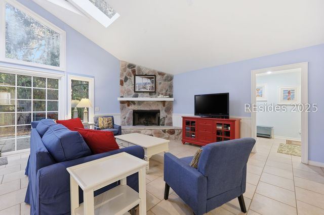 2 Sandpiper St, Hilton Head Island, SC 29928