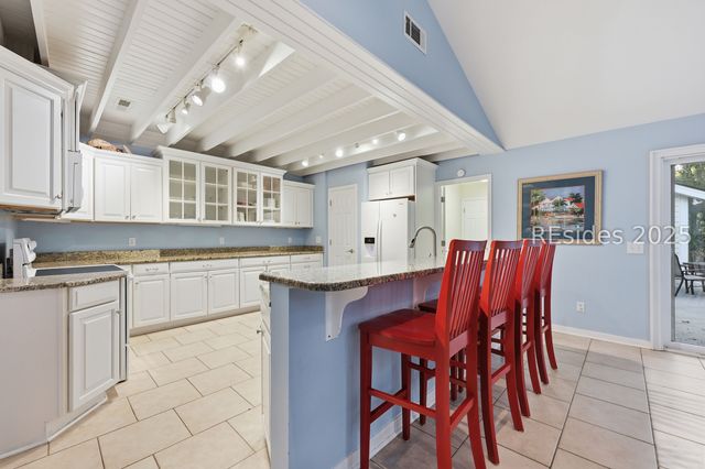 2 Sandpiper St, Hilton Head Island, SC 29928