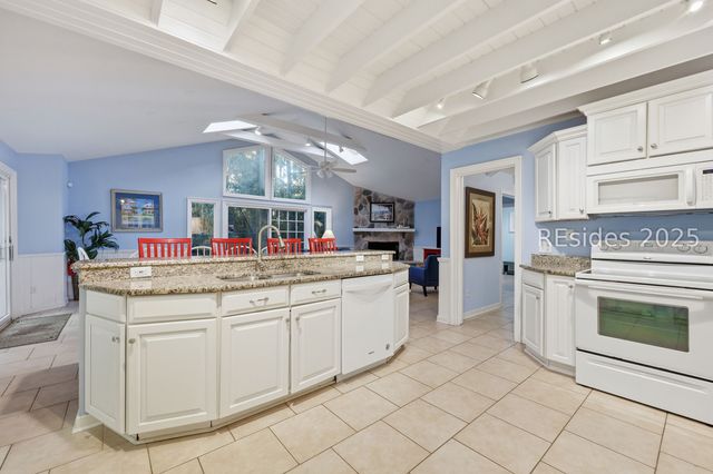 2 Sandpiper St, Hilton Head Island, SC 29928