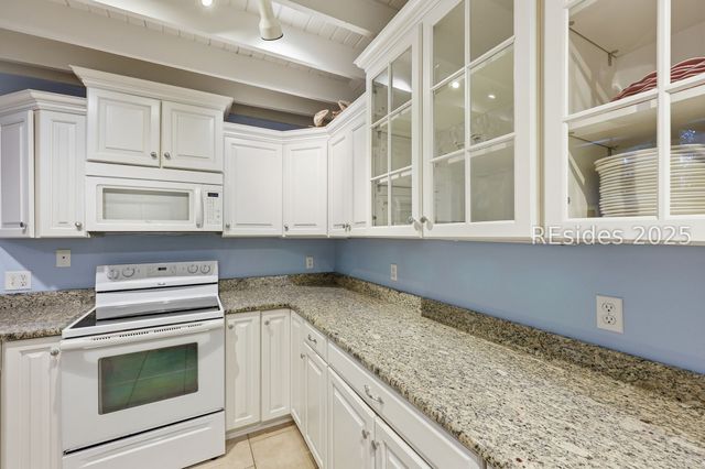 2 Sandpiper St, Hilton Head Island, SC 29928