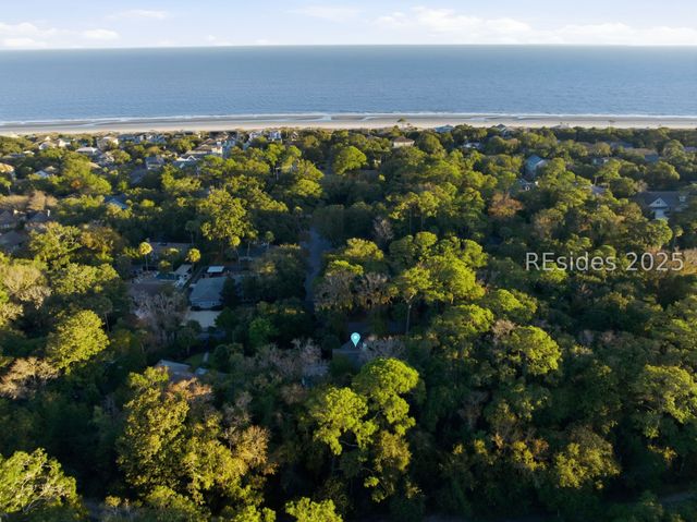 2 Sandpiper St, Hilton Head Island, SC 29928