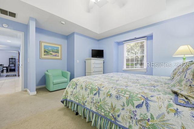 2 Sandpiper St, Hilton Head Island, SC 29928