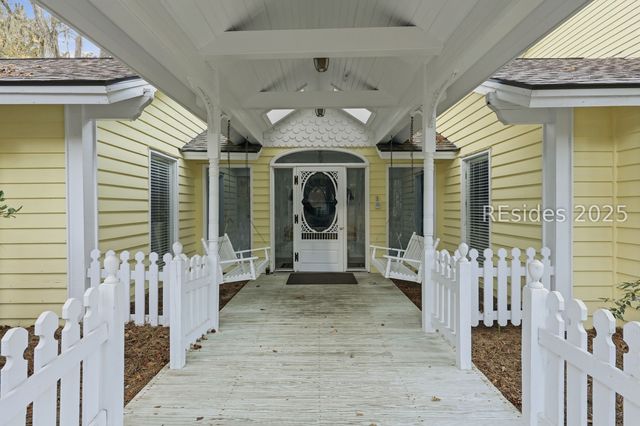 2 Sandpiper St, Hilton Head Island, SC 29928