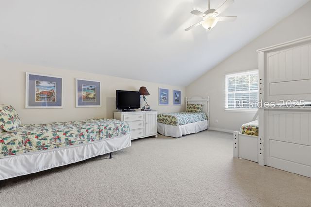 2 Sandpiper St, Hilton Head Island, SC 29928