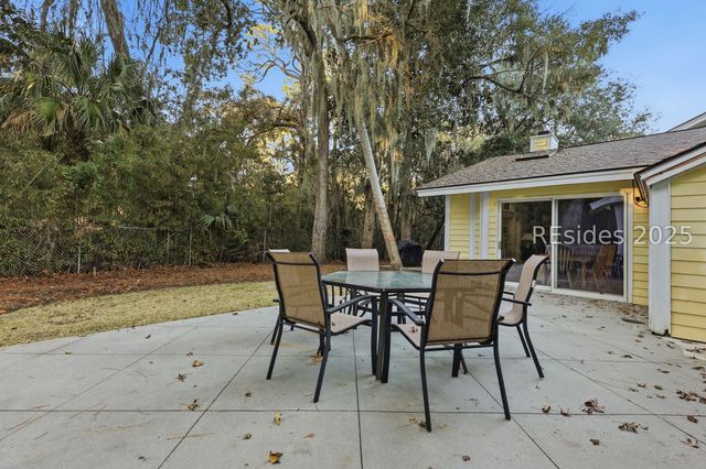 2 Sandpiper St, Hilton Head Island, SC 29928