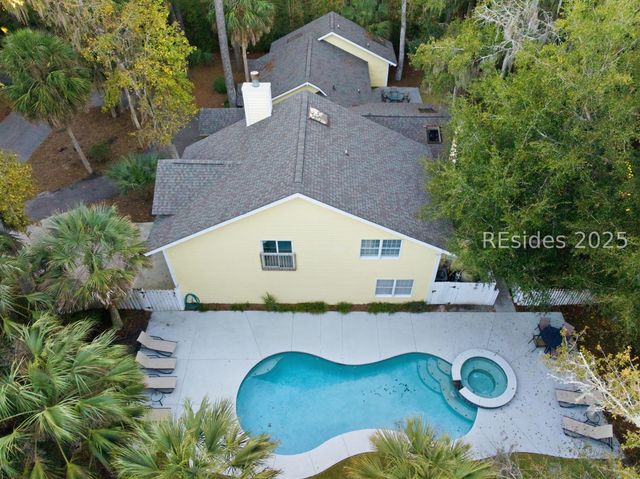 2 Sandpiper St, Hilton Head Island, SC 29928