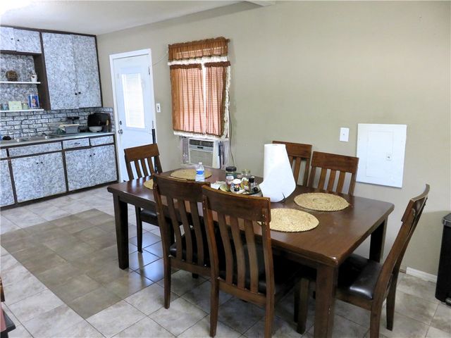 1413 Sandy Point Road, Bryan, TX 77803