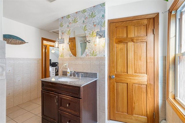 39 Orchard Street, East Providence, RI 02914