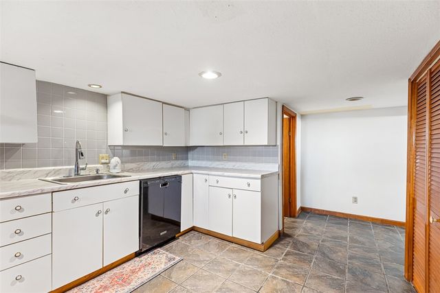 39 Orchard Street, East Providence, RI 02914