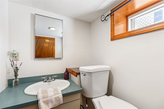 39 Orchard Street, East Providence, RI 02914