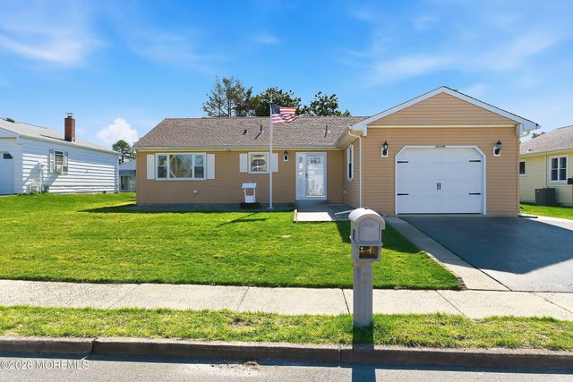 70 Innsbruck Drive, Toms River, NJ 08757