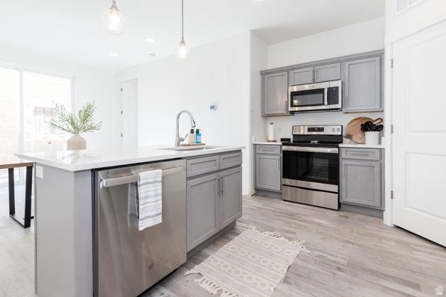 573 N RICHLAND VALLEY ST, Garden City, UT 84028