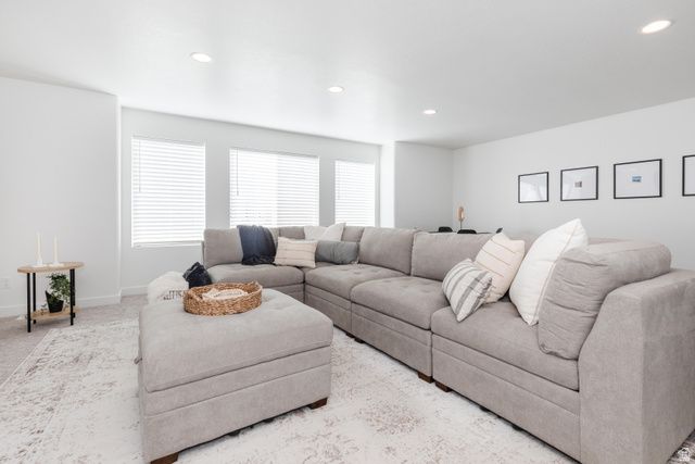573 N RICHLAND VALLEY ST, Garden City, UT 84028